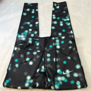 Nike Swoosh Women's Dri-Fit Sports Tights Black/Hyper Jade Leggings Sz M. EUC.